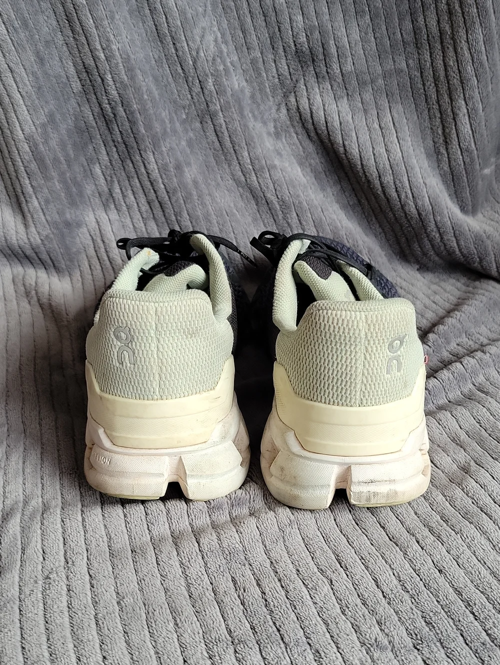 Women's size 9W wide On Cloud CloudFlyer (1D) running black/mint sneakers shoes